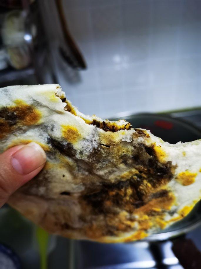 干香薄脆的梅干菜饼