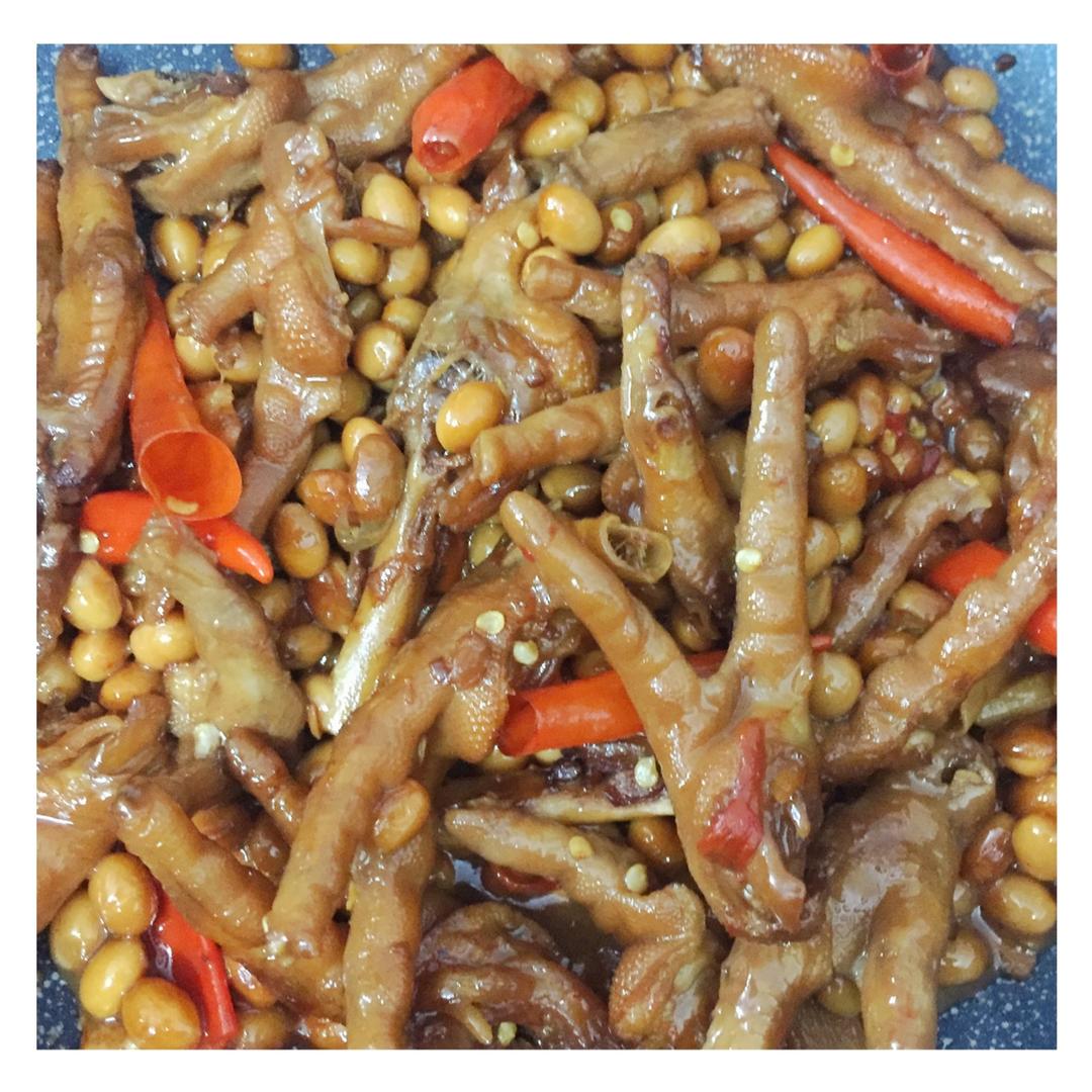 入口即化的黄豆焖鸡爪