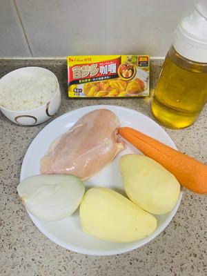 咖喱土豆鸡肉饭的做法 步骤1