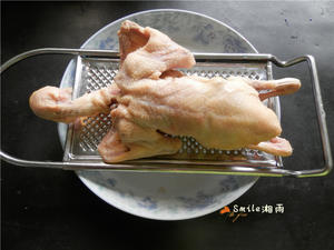 砂锅烤乳鸽的做法 步骤1
