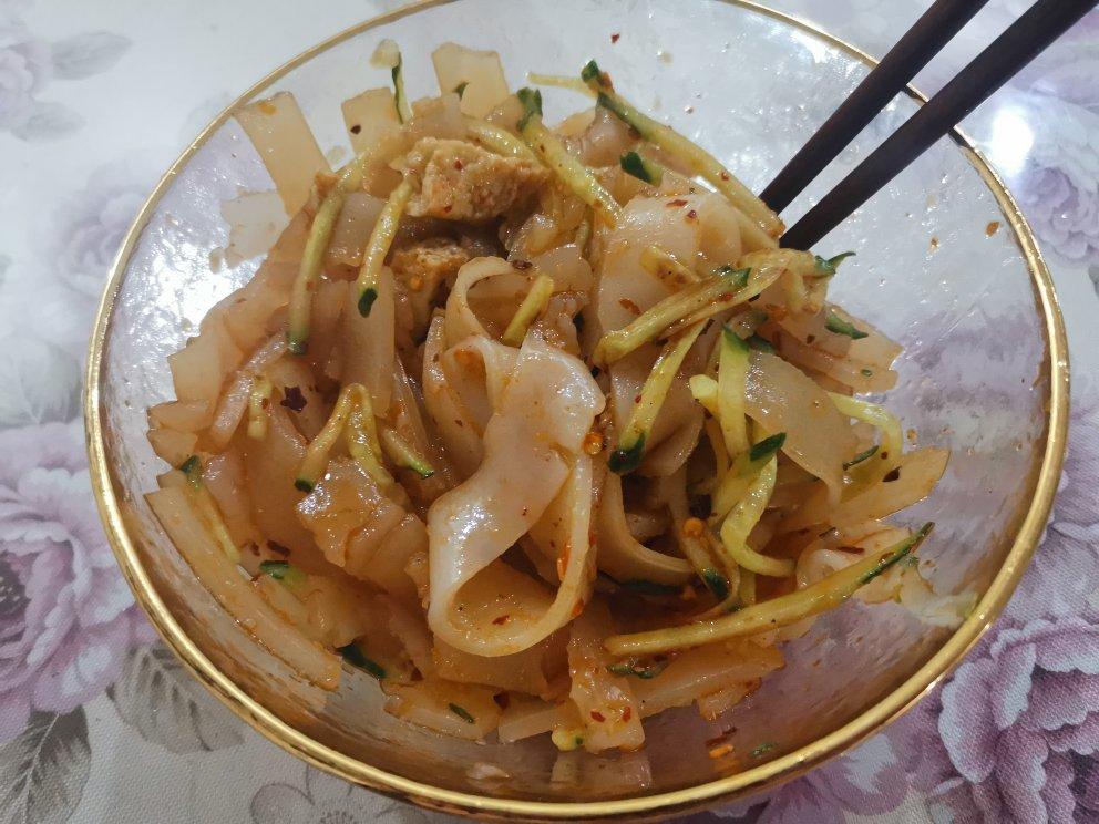 凉皮-家庭自制（告诉你自己做更劲道的秘诀）