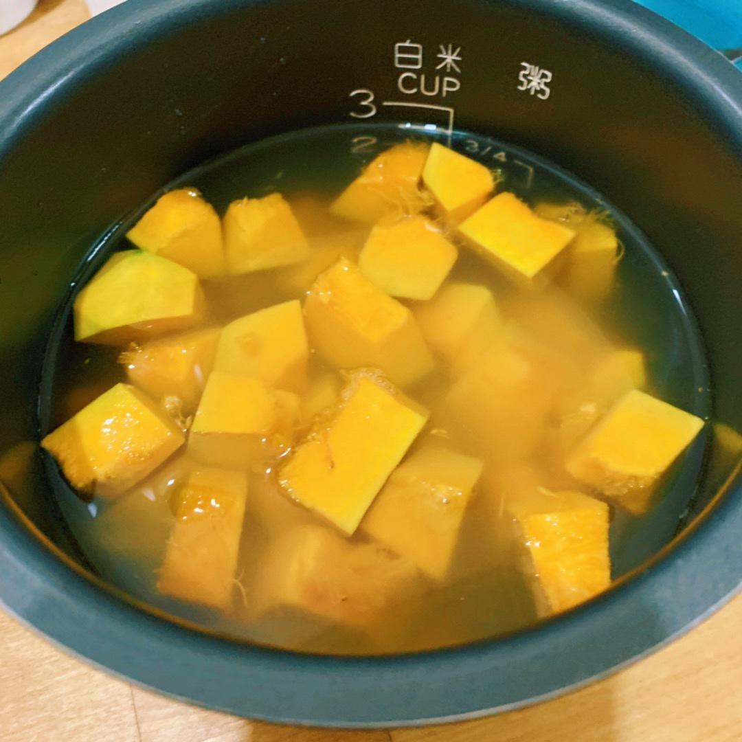 电饭锅版香甜南瓜粥