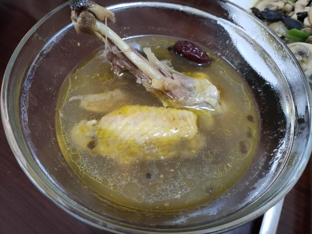 香菇红枣土鸡汤