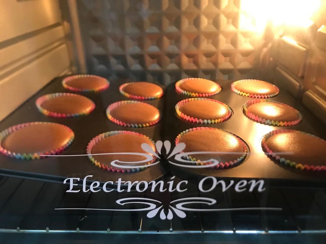 烫面可可纸杯蛋糕，成品松软可口~简单易操作！