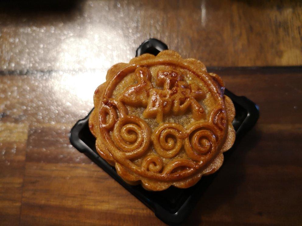 广式月饼——蛋黄莲蓉月饼