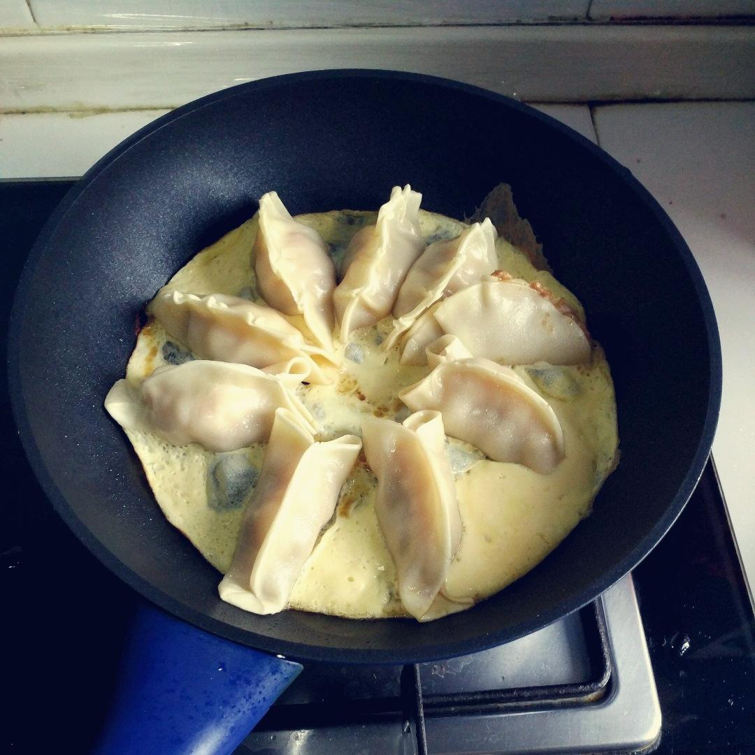 【大虾抱蛋饺】