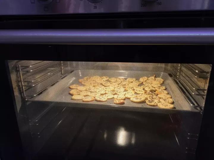 超级简单的葱香苏打饼