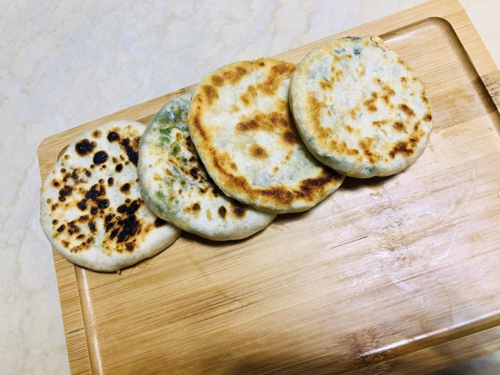 薄如蝉翼的韭菜鸡蛋馅饼