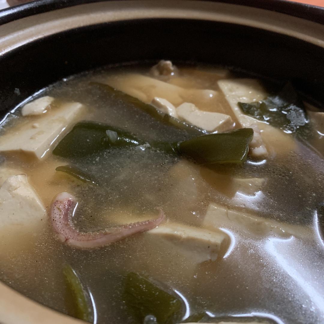 简单快手低卡减脂的韩式海带豆腐汤
