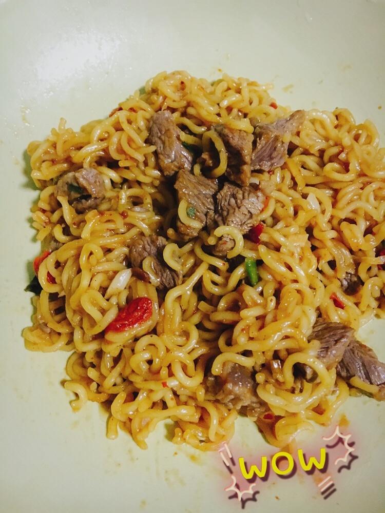 牛肉炒拉面
