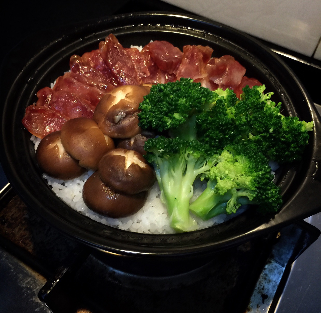 传统腊肠煲仔饭