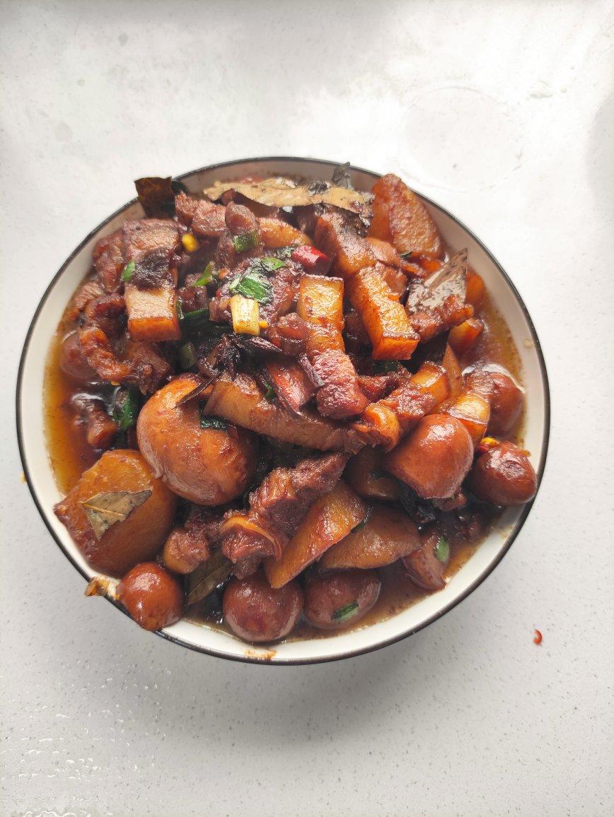 红烧肉炖土豆