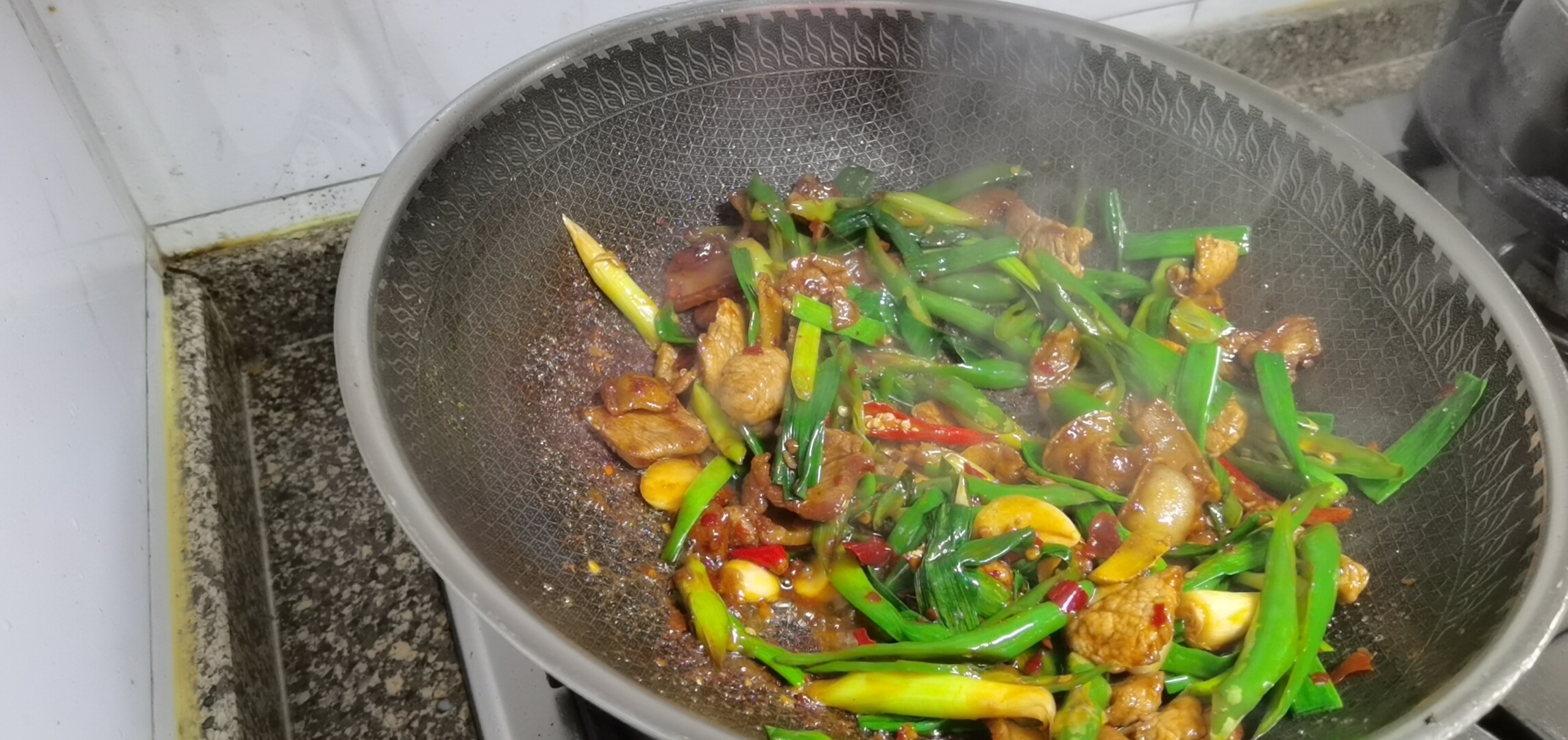 下饭家常菜“盐煎肉” 比回锅肉还好吃 做法简单很下饭的做法 步骤7