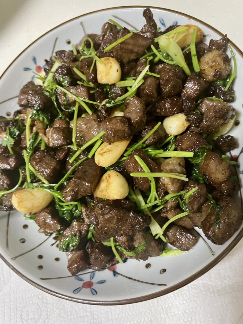 好吃到舔盘的蒜香黑椒牛肉粒