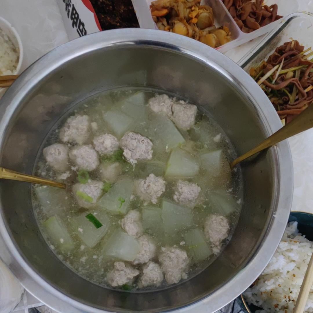 巨鲜美的冬瓜丸子汤