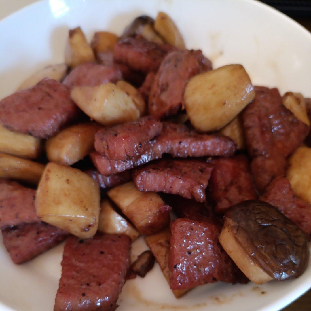 黑胡椒杏鲍菇牛肉粒
