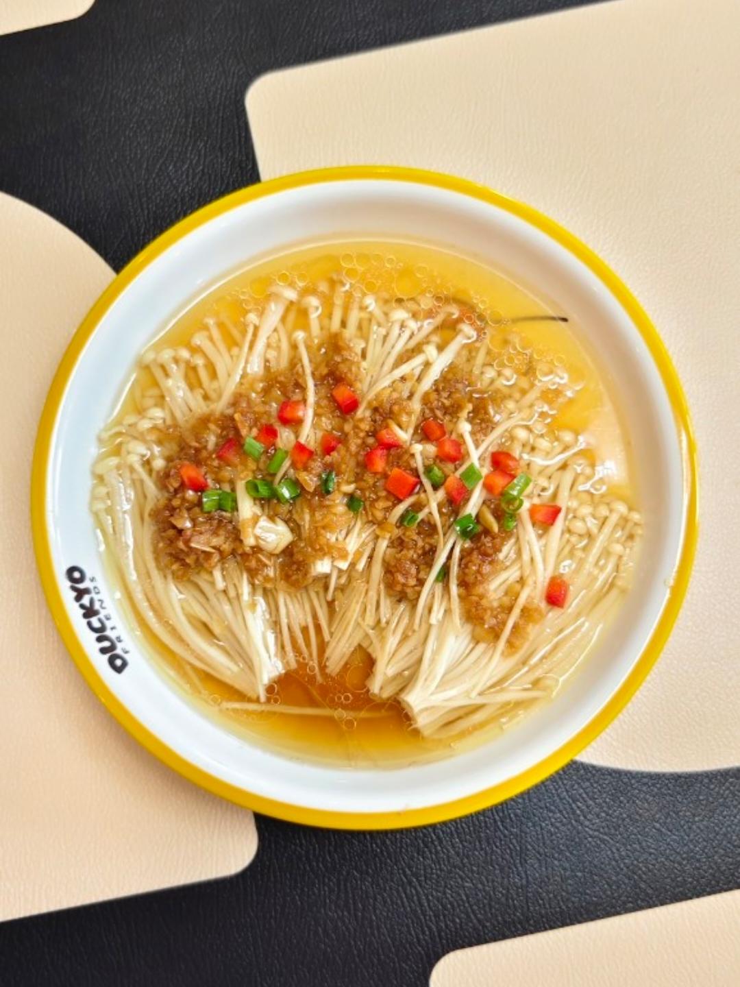 超级下饭的蒜蓉金针菇！好吃到爆