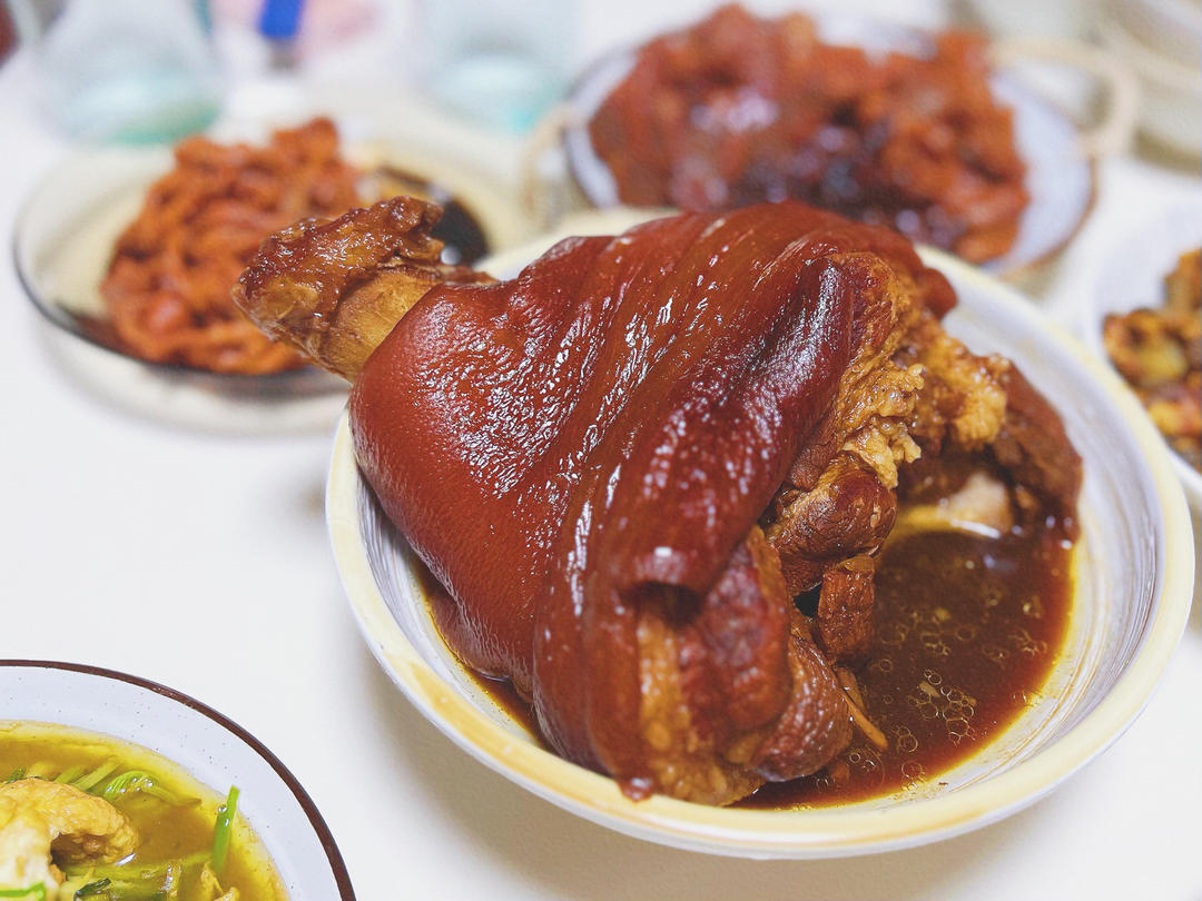 霞姐家常炖肘子