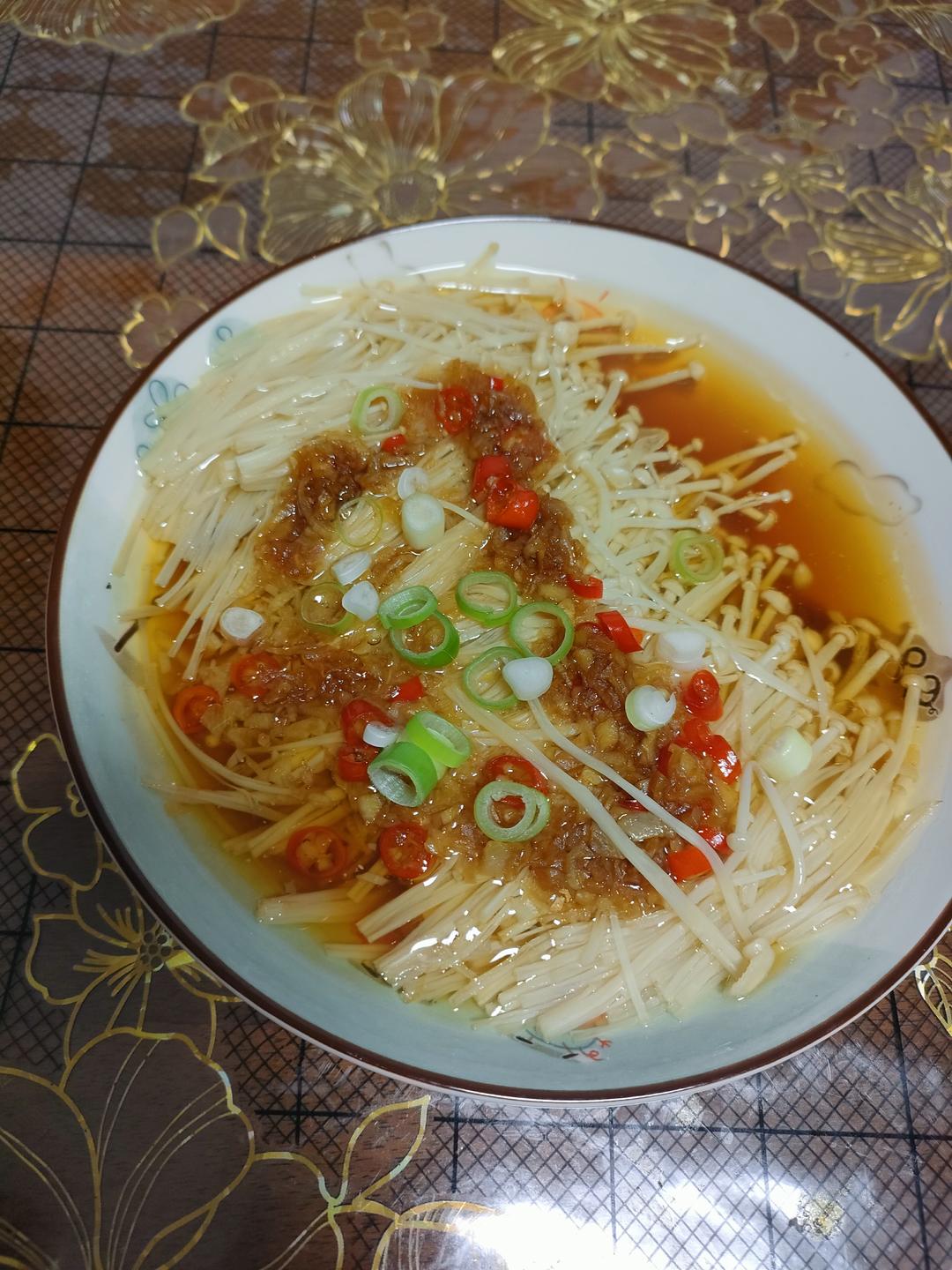 超级下饭的蒜蓉金针菇！好吃到爆