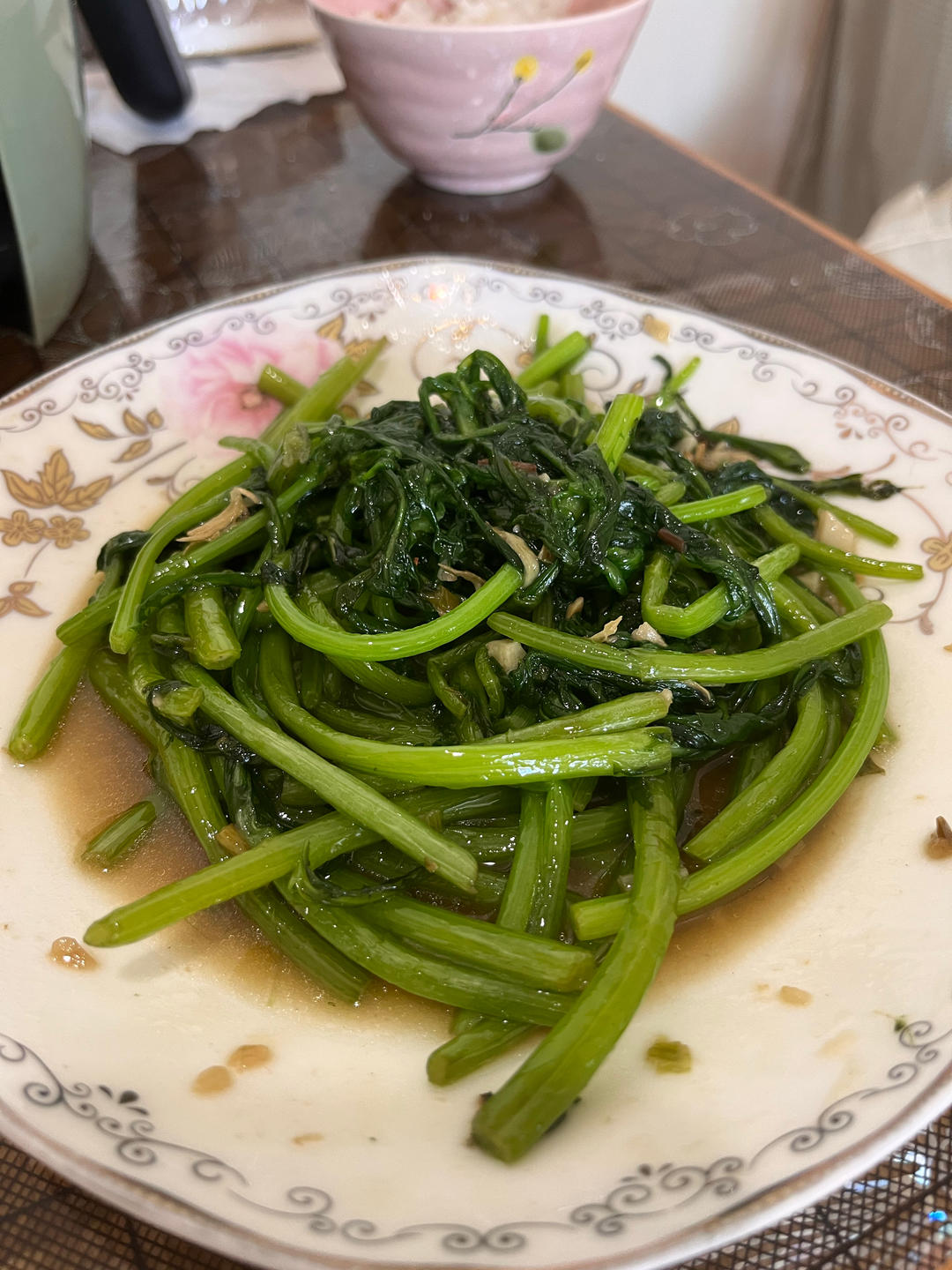炒茼蒿（零失败巨好吃的快手菜）