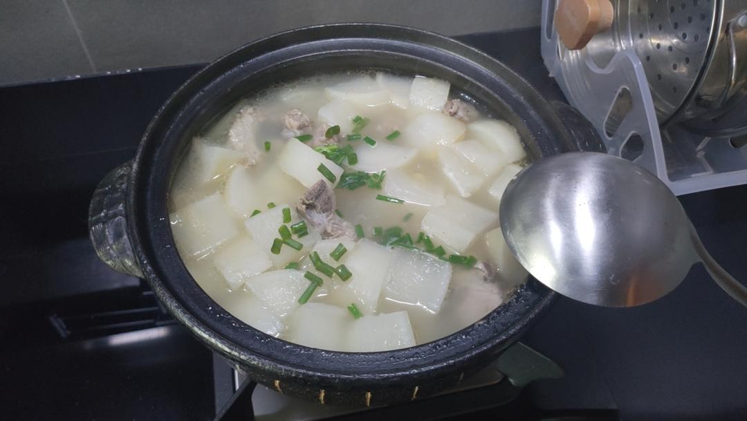 萝卜炖排骨-秋冬懒人汤