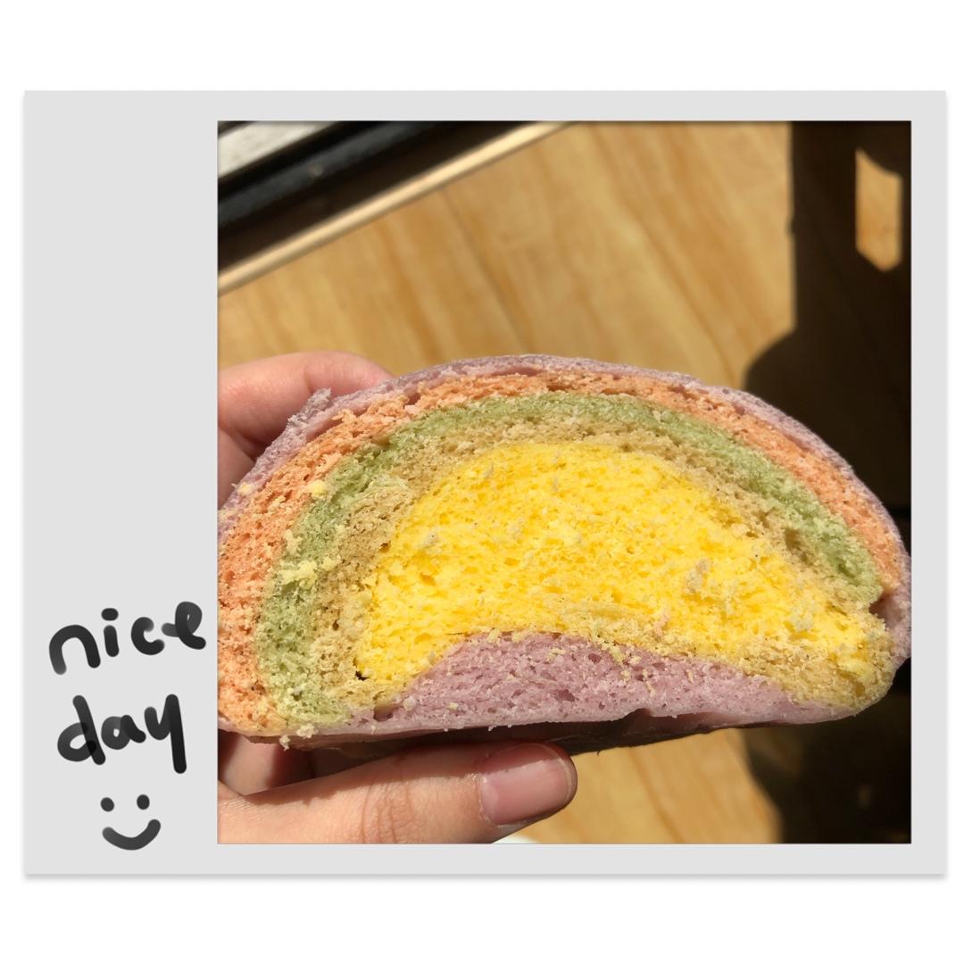 彩虹馒头～蓝天白云伴彩虹