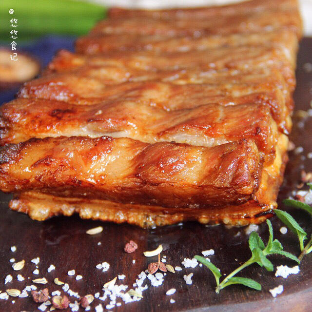 【脆皮烤肉￨皮超脆，咬着超过瘾的做法步骤图】悠悠食记_下厨房