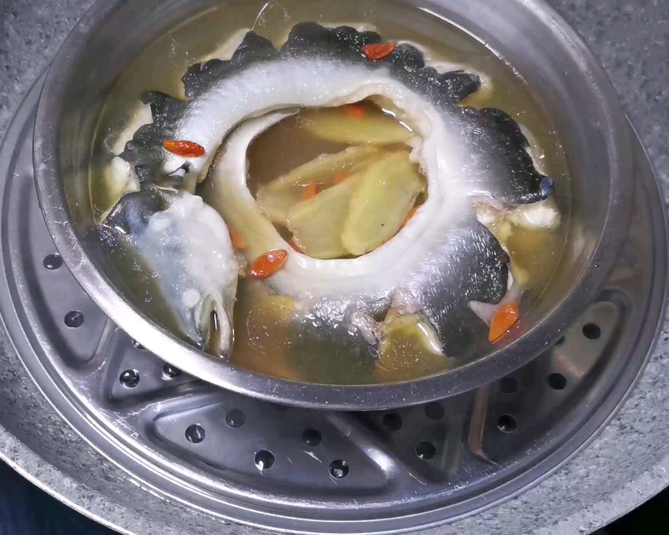福建酒炖鳗鱼的做法
