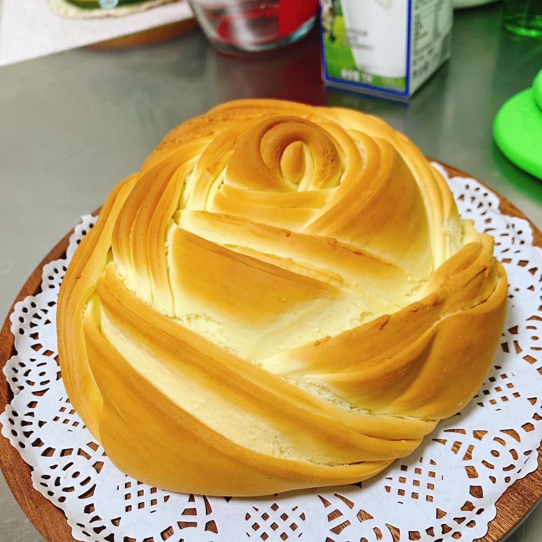 火爆网络丨奶香玫瑰大花卷