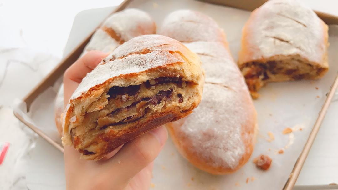 红豆/肉松麻薯软欧面包+石榴茶【曼食慢语】