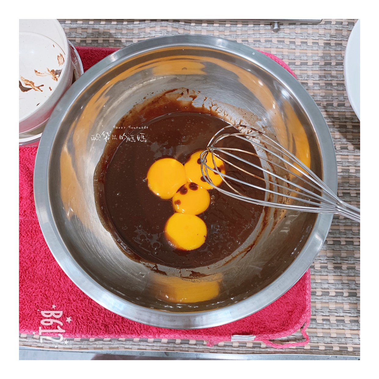巧克力戚风蛋糕 6寸 蛋糕胚 适合抹面的蛋糕体的做法 步骤7
