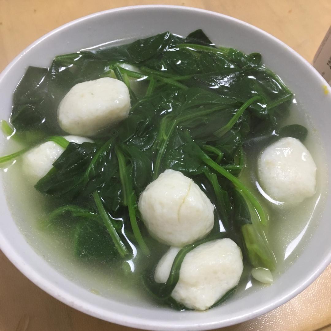 聪宝宝爱甜点做的鱼丸菠菜汤