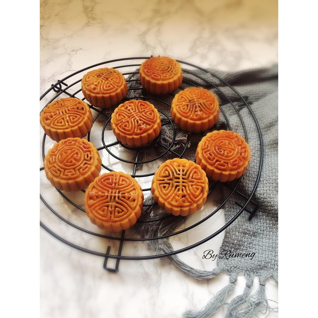 广式莲蓉（豆沙）蛋黄月饼（超详细步骤）