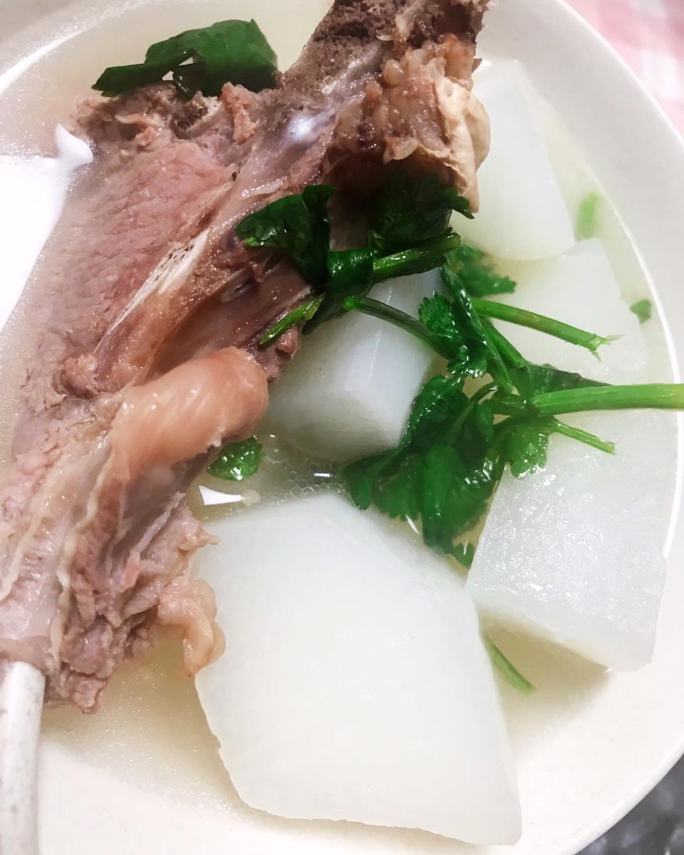 清炖羊排萝卜汤