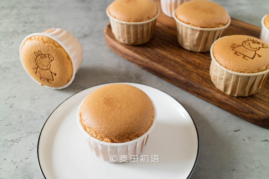 不塌不裂的纸杯戚风蛋糕