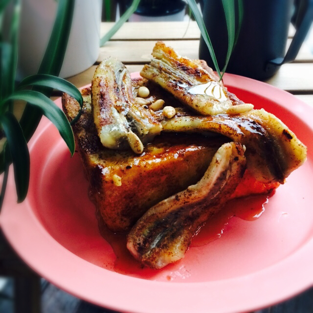 法式吐司配焦糖香蕉