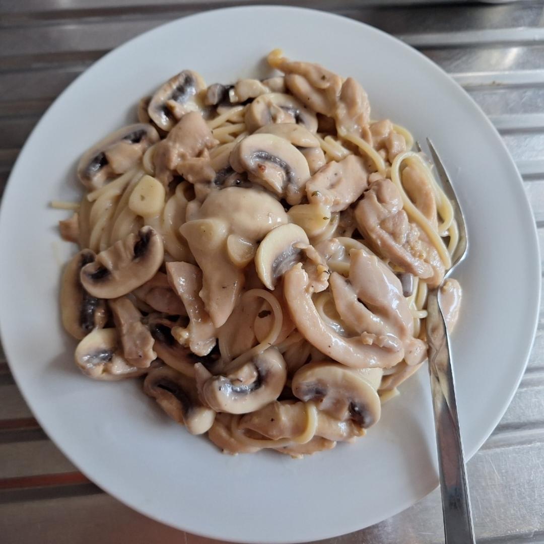 卡邦尼蘑菇意粉