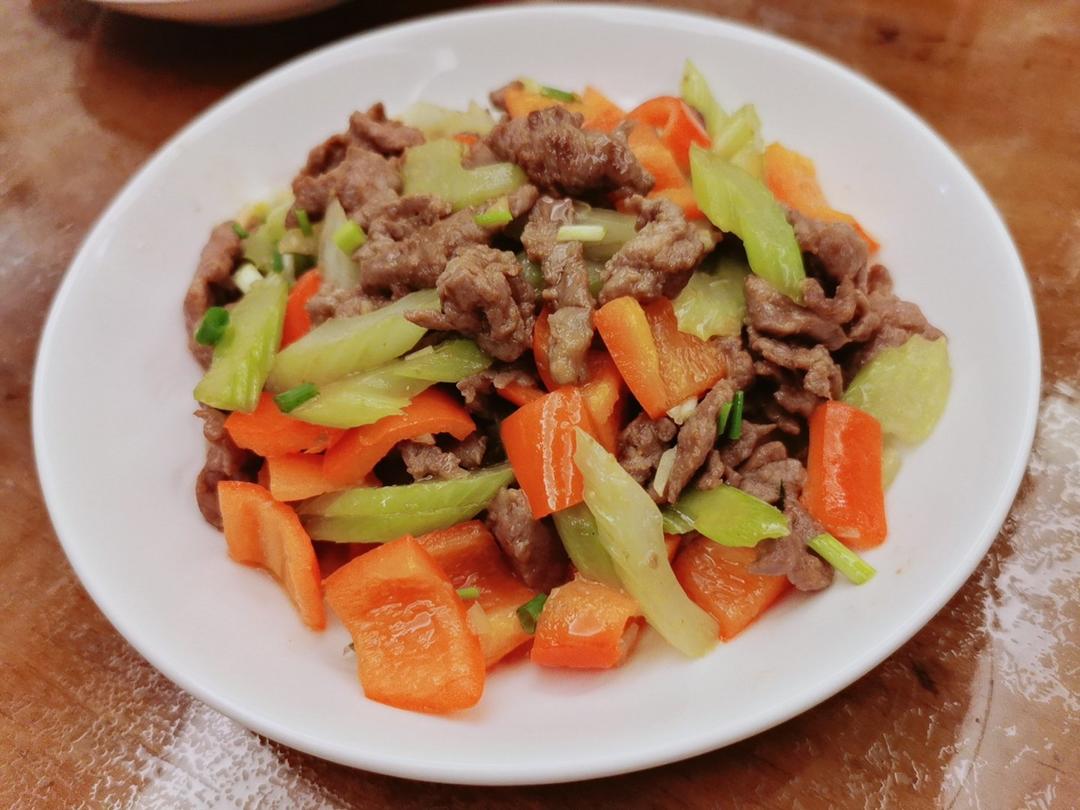 西芹炒牛肉！