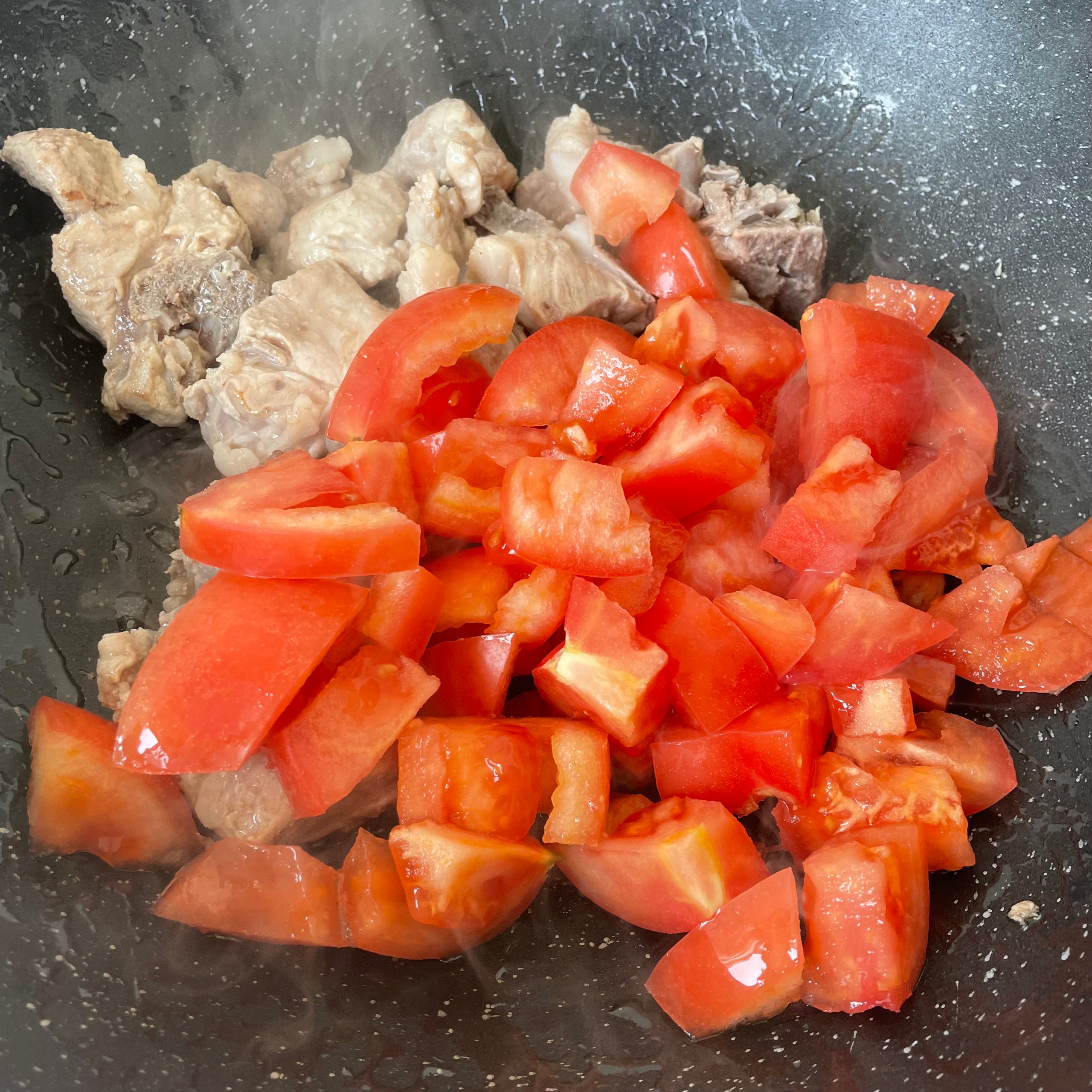 番茄土豆排骨汤的做法 步骤3
