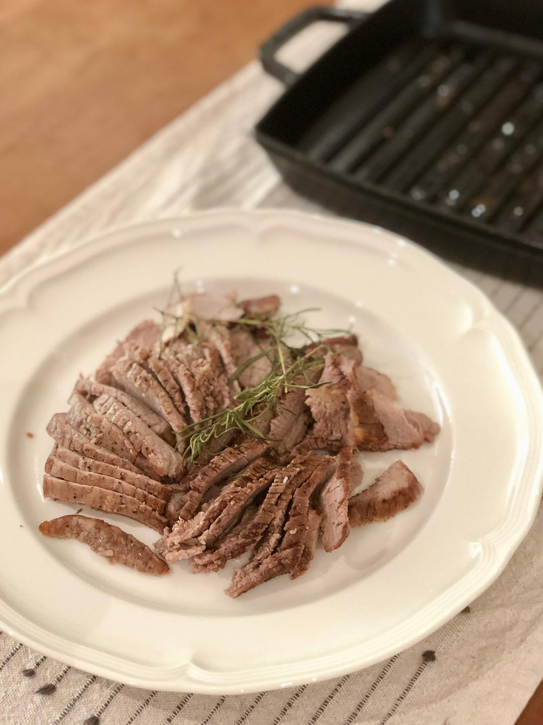 不用油的黑胡椒香烤牛排【easy make】