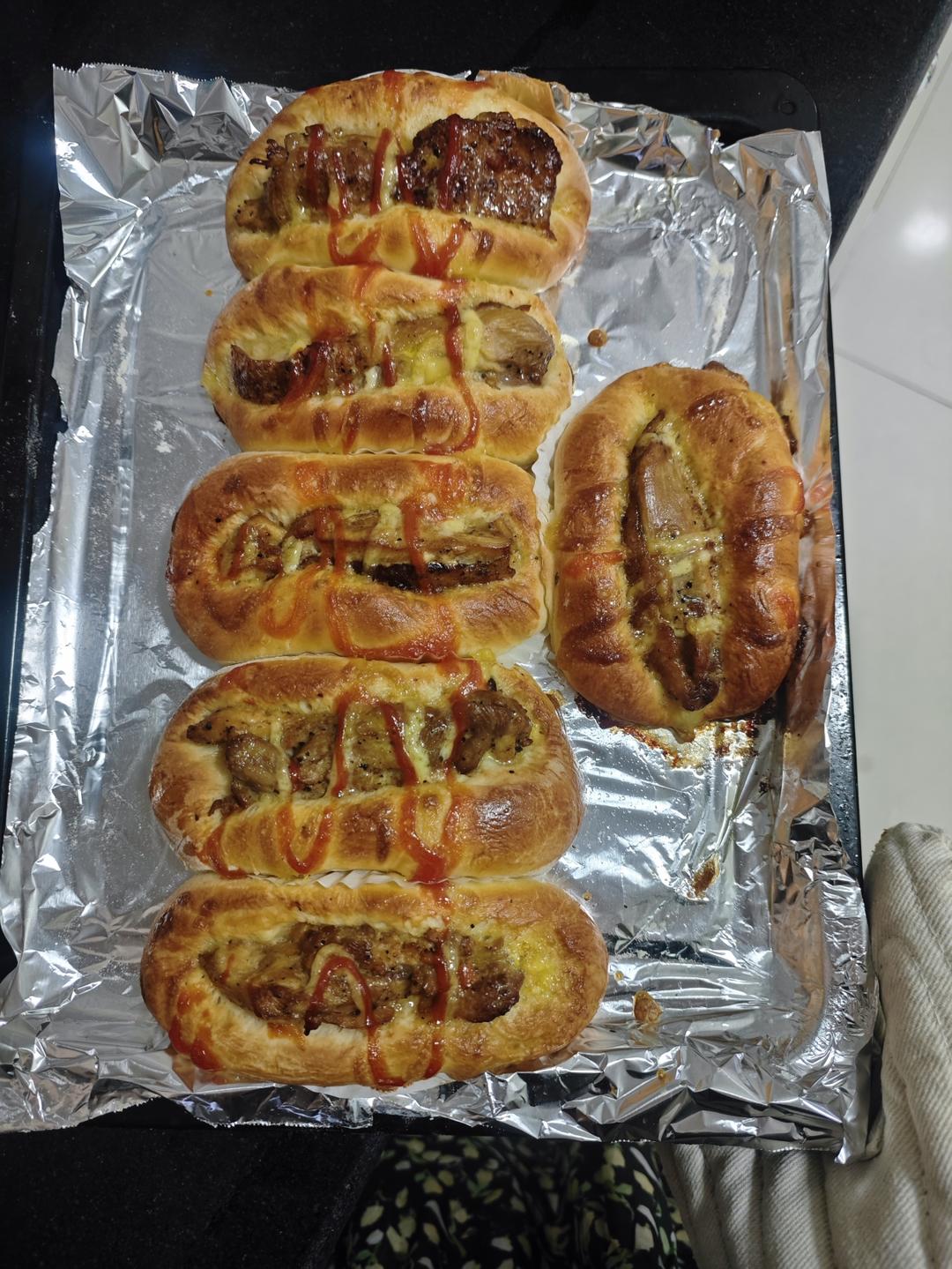 出炉就秒光！黑椒猪排面包！