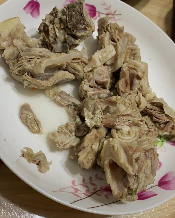 厨师长教你：“羊肉汤”的家常做法，天气冷了喝一口全身都暖暖的