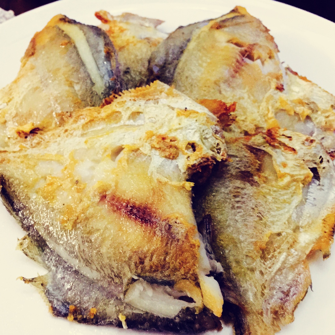 j大小姐做的煎武昌鱼鳊鱼
