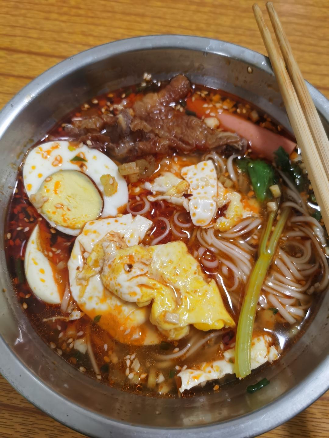 酸辣开胃❗️好吃到连汤汁不剩～酸汤面