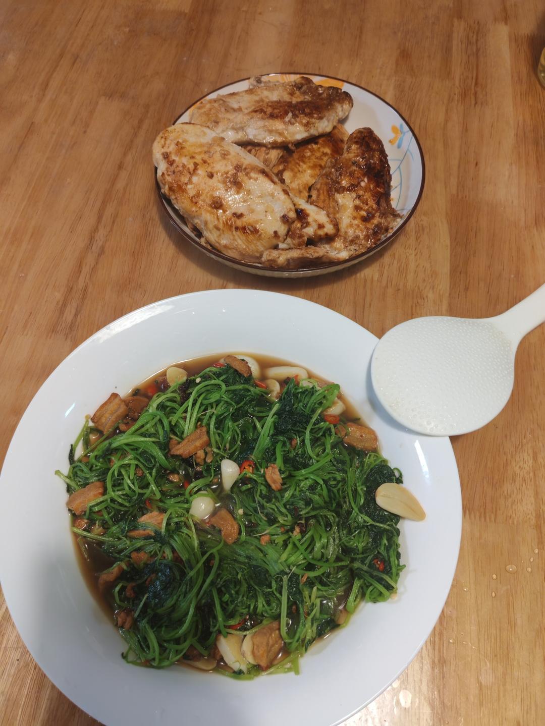 酷炫屌炸天好吃的煎鸡胸肉（香蒜蜂蜜煎鸡胸肉）