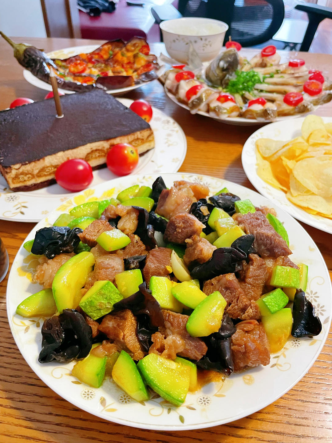 牛肉粒炒西葫芦