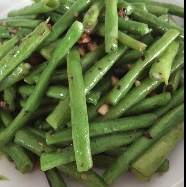 蒜炒豇豆（长豆角）