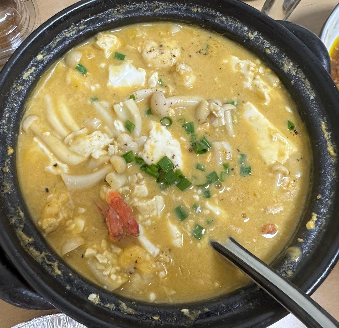 咸蛋黄豆腐鲜虾煲的做法