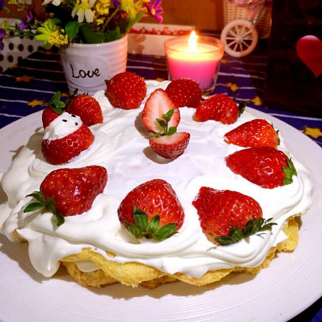 时下流行的鲜奶油戚风裸蛋糕