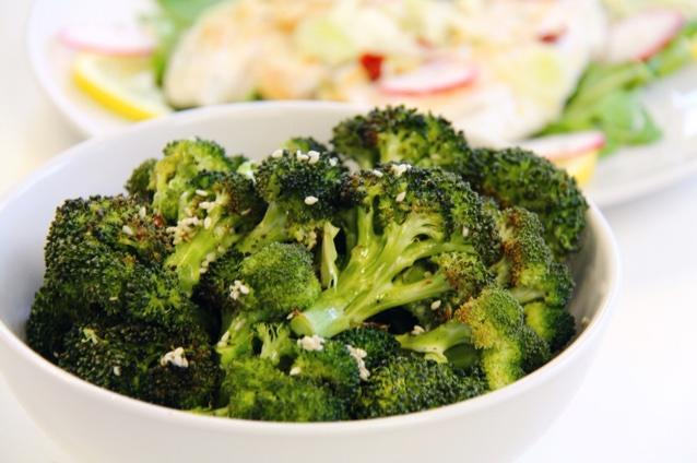 【减脂小厨房】芝麻烤西兰花 Roast Broccoli with Sesame的做法